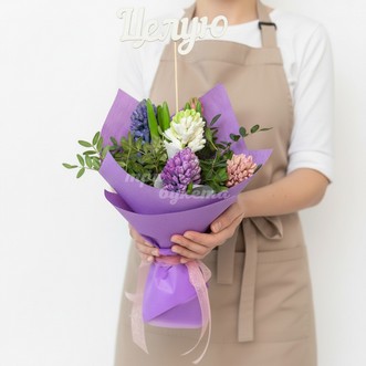 Букет на 14 февраля из гиацинтов