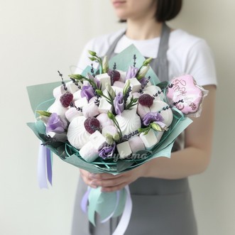 Букет из зефира и эустомы