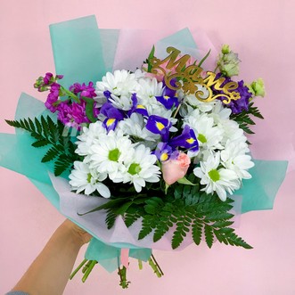 Хризантемы и ирисы для мамы