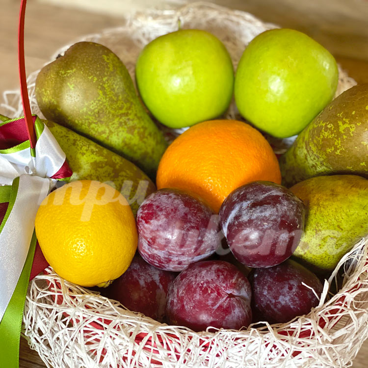 Фруктовое ассорти с грушами (вблизи)