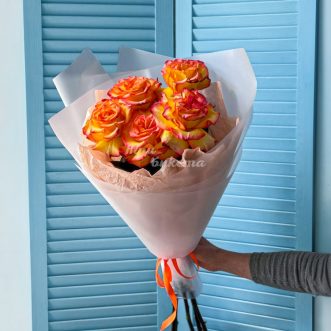 Букет из 5 оранжевых эквадорских роз